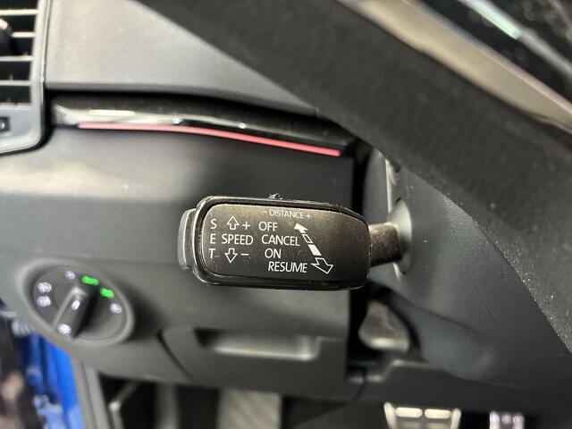 Skoda Karoq 1.5 TSI 150pk DSG Sportline Business · Panoramadak · Camera · Stuur- & Stoelverwarming · Trekhaak · Canton Audio · Dodehoeksensor · Keyless ·