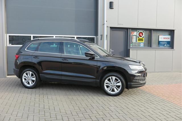 Skoda Karoq 1.5 TSI 150pk DSG ACT Business Edition Plus Trekhaak ,Side assist , Lane assist , Adaptive cruise, Stoelverwarming ,Navi, PDC , Camera etc. .