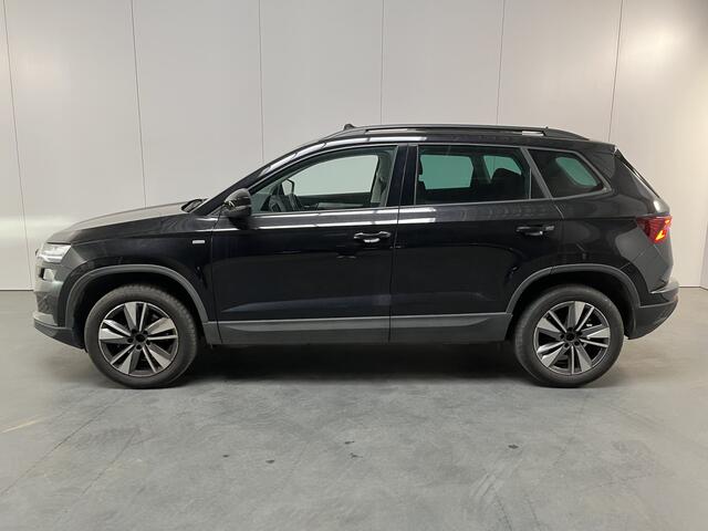 Skoda Karoq 1.0 TSI Ambition Tour / PANODAK/ KEYLESS/ STOELVERWARMING V&A/ DIGITAL DASH/ CRUISE/ SMARTLINK/ NAV/ CLIMA/ PARK. SENSOREN + CAMERA