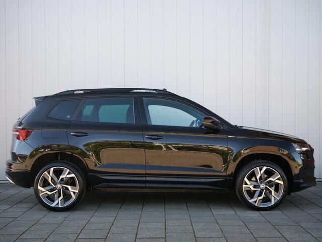 Skoda Karoq 1.5 TSI ACT Sportline Business 150 Pk Automaat Navi / DAB / Pano-dak / Camera / Winterpakket