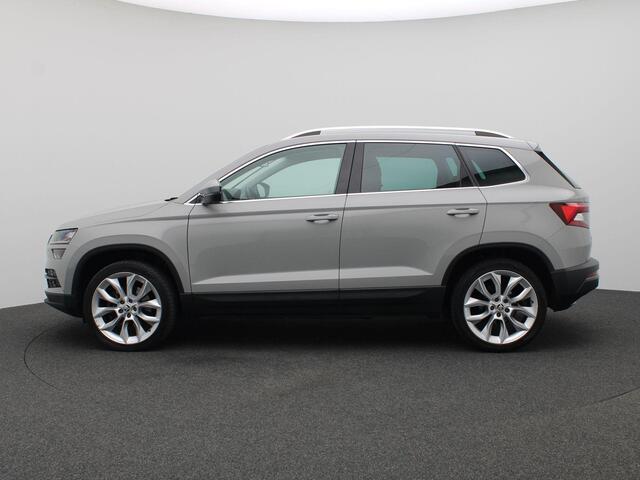 Skoda Karoq 1.5 TSI ACT Style Business 150PK DSG Trekhaak, 19", Virtual Pedal, Achteruitrijcamera, Memorystoel, Canton Audio, Keyless, Alarm, Stoelverwarming