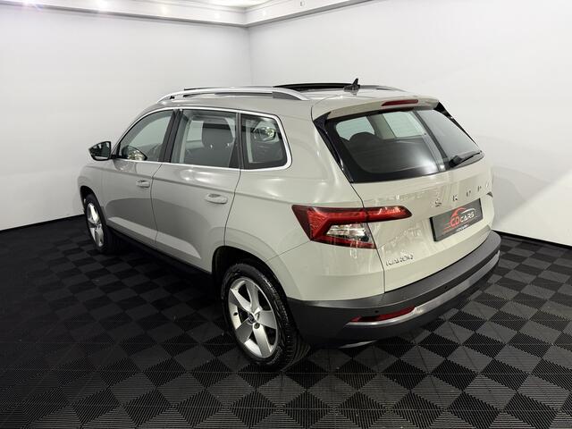 Skoda Karoq 1.0 TSI Business Edition Panoramadak, Camera, Navi, Keyless start, Cruise control, A start stop, Sfeerverlichting