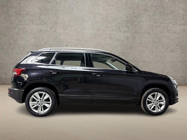 Skoda Karoq 1.0 TSI Sport (VIRTUAL COCKPIT, APPLE CARPLAY, GROOT NAVI, KEYLESS, CLIMATE, SPORTSTOELEN, PARKEERSENSOREN, CRUISE, NIEUWE APK, NIEUWSTAAT)