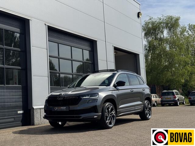 Skoda Karoq 1.5 TSI ACT Sportline Business | PANORAMADAK | 19 inch lichtmetalen velgen | Sportstoelen | Stoelverwarming |