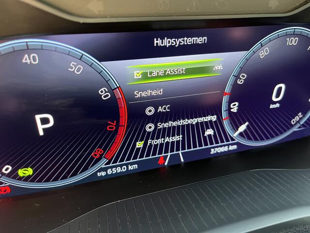 Skoda Karoq 1.5 TSI ACT Sportline Business | ACC | CAM | CARPLAY | CLIMA | KEYLESS | NAVI | PDC V&A | STOELVERW. | TREKHAAK