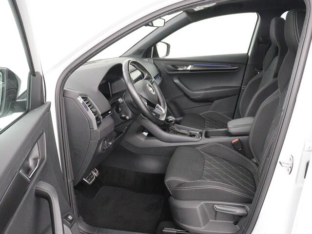 Skoda Karoq 1.5 TSI Sportline | Panoramadak | Stoelverwarming | Adaptive cruise | Camera | Sportstoelen | Virtual Cockpit | Navigatie | Sfeerverlichting | Full LED | 18'' | Keyless | Climate control