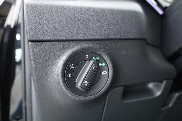 Skoda Karoq 1.5 TSI ACT Sportline Business | Digi. Dashboard | Elek. Trekhaak | Adapt. Cruise | Camera | Keyless | 19'' | Apple CarPlay | Stoel- Stuurverw.