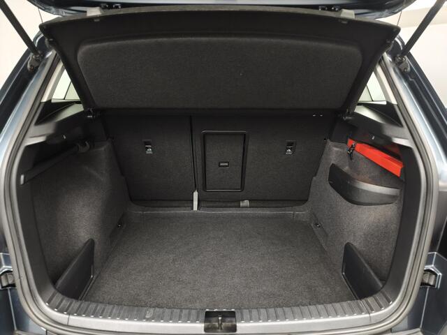 Skoda Karoq 1.0 TSI Business Edition PANORAMADAK | WEGKLAPBARE TREKHAAK | PARKEERSENSOREN VOOR-/ACHTER | ADAPTIVE CRUISE CONTROL