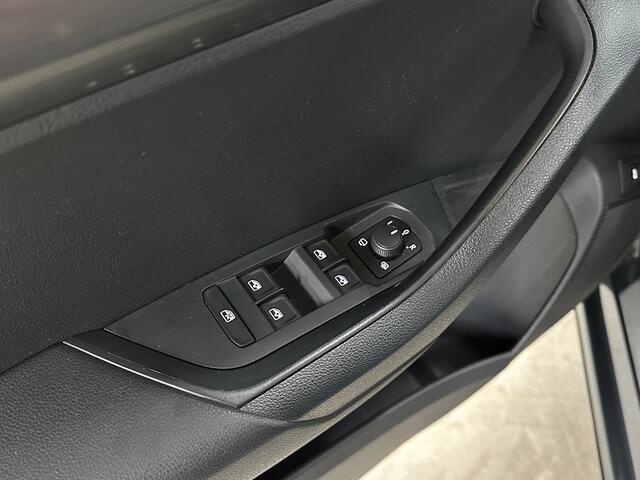 Skoda Karoq 1.5 TSI ACT Business Edition Plus DSG | ACC | Camera | Trekhaak |