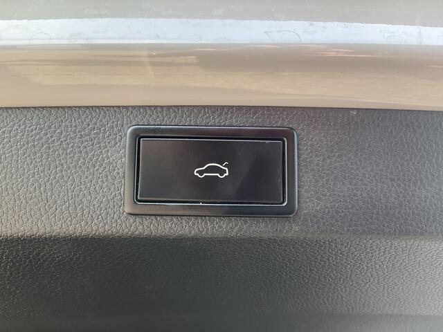 Skoda Karoq 1.5 TSI ACT Style Business Memory Stoelverw Adapt.Cruise Camera Carplay Voll.onderhouden!