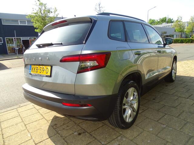 Skoda Karoq 1.0 TSI BUS. ED-Navi-Carplay-Clima-Came-Blth-Pdc