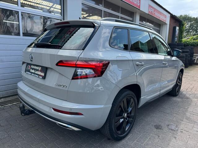 Skoda Karoq 1.5TSI ACT 150PK DSG Sportline Pano Camera ACC Keyless Navi Trekhaak