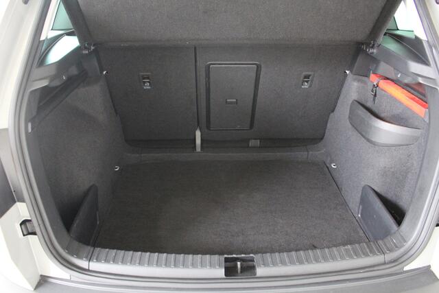 Skoda Karoq 1.0 TSI Business Edition Navigatie | climate Control | Stoelverwarming |