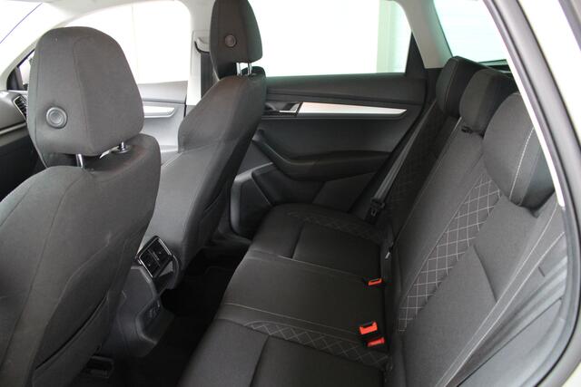 Skoda Karoq 1.0 TSI Business Edition Navigatie | climate Control | Stoelverwarming |