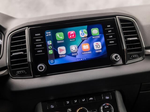 Skoda Karoq 1.5 TSI ACT Sport 150Pk Automaat (APPLE CARPLAY, GROOT NAVI, CLIMATE, KEYLESS, SPORTSTOELEN, CRUISE, PARKEERSENSOREN, NIEUWE APK, NIEUWSTAAT)
