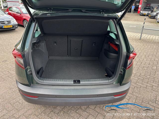 Skoda Karoq 1.0 TSI Ambition AUTOMAAT, elek. a.klep, leer, standkachel, UNIEKE kleur