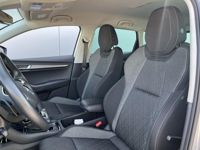 Skoda Karoq 1.5 TSI ACT Style / AUTOMAAT/ TREKHAAK/ DIGITAL DASH/ NAVI/ SMARTLINK/ PARK. SENSOREN + CAMERA/ CLIMATE/ STOELVERWARMING