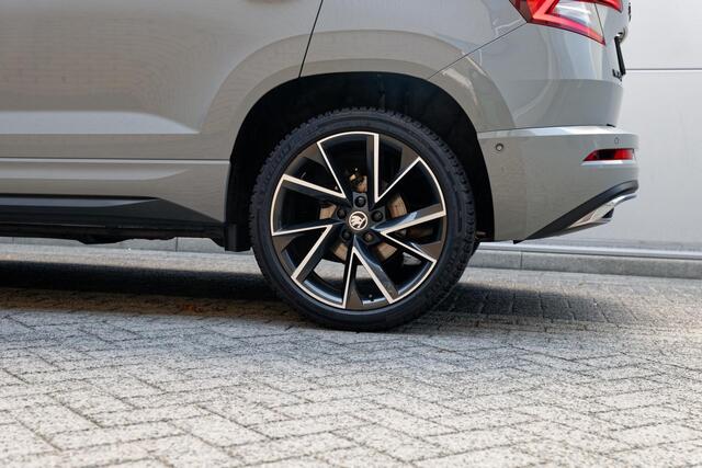 Skoda Karoq 1.5 TSI ACT Sportline Business 19" LM velgen, Sound System, Verwarmbare stoelen, criose control, enz