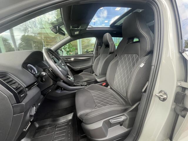 Skoda Karoq 1.5 TSI ACT Sportline Business / Panorama dak / Carplay / Stoelverwarming voor en achter / 19'' LMV