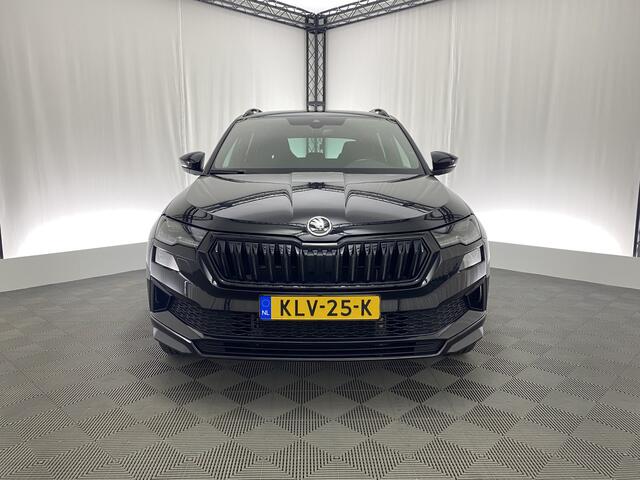 Skoda Karoq 1.5 TSI ACT Business Edition Plus | Apple carplay | Pano | Sport-line | Trekhaak | Stuurverwarming |