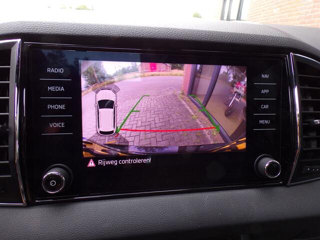 Skoda Karoq 1.5 TSI ACT Sportline Business Pano Trekhaak Carplay Navi Bomvol!!!