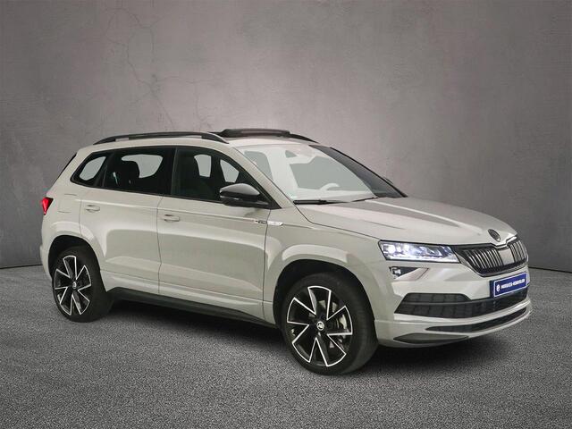 Skoda Karoq Sportline Business 1.5 TSI 150pk DSG Automaat Trekhaak, Panoramadak, Elektrische achterklep, Adaptive cruise control, Achteruitrijcamera, Navigatie