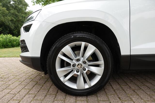 Skoda Karoq 1.5 TSI ACT Business Edition Plus | LED | ACC | Camera | Trekhaak | CarPlay | Stoelverwarming |