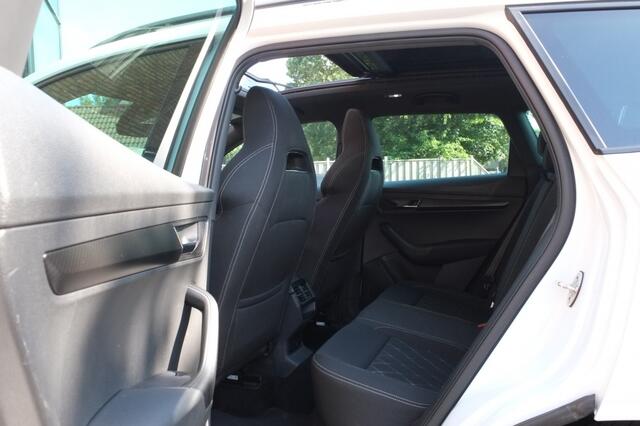 Skoda Karoq 1.5 TSI DSG Sportline | Panoramadak | Trekhaak | Achteruitrijcam