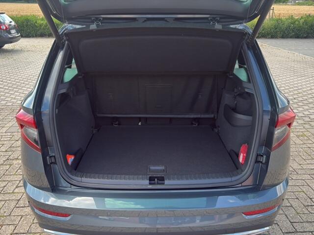 Skoda Karoq 1.5 TSI DSG SPORTLINE TREKHAAK/CAMERA/ELEK-KLEP/ACC/DIG-DASH/STOELVERW
