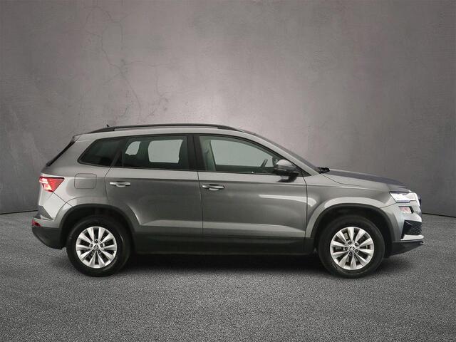 Skoda Karoq Business Edition 1.5 TSI 150pk DSG Automaat Achteruitrijcamera, Cruise control, Parkeersensoren, Stoelverwarming, LED koplampen, App connect
