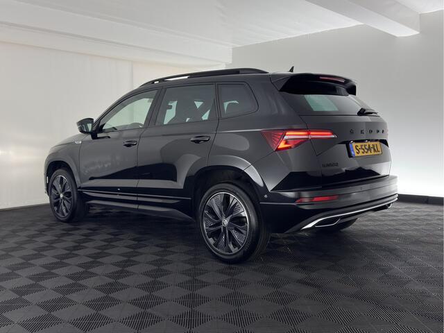 Skoda Karoq 1.5 TSI ACT Sportline Business (INCL-BTW) Aut. *PANO | DIGI-COCKPIT | FULL-LED | ADAPTIVE-CRUISE | HEATED-SPORTSEATS | TOP-VIEW | AMBIENTLIGHT | NAVI-FULLMAP | KEYLESS | DAB+ | TOWBAR | PRIVACYGLASS | 18''ALU*