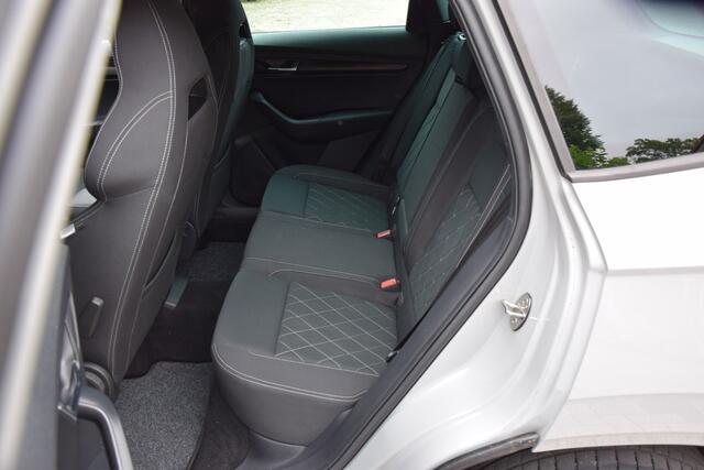 Skoda Karoq 1.5 TSI 150PK ACT Sportline Business DSG Automaat | Org. NL | Rijklaar incl. BOVAG Garantie | Trekhaak | 19'' Velgen | Virtual Cockpit | Achteruitrijcamera | Stoel/Stuur&Voorruitverwarming |