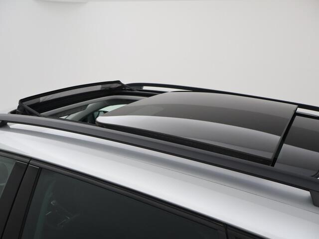 Skoda Karoq 1.5 TSI ACT 150 PK *12.878 KM!* + PANORAMADAK + VIRTUAL COCKPIT | ADAPTIVE CRUISE | CAMERA