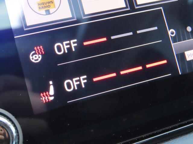 Skoda Karoq 1.0 TSI | Pano dak | Trekhaak wegklapbaar | Stoel + stuurwielverwarming |