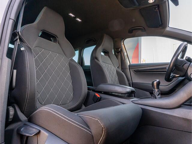 Skoda Karoq 1.5 TSI ACT Sportline Business ORG NL 19 INCH CAMERA CANTON AUDIO STOELVERW SPORTSTOELEN