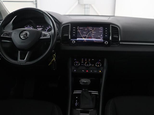Skoda Karoq 1.5 TSI ACT Ambition Business | Panoramadak | Park assist | Climate control | Carplay | DAB | 17'' | Cruise control | Navigatie |