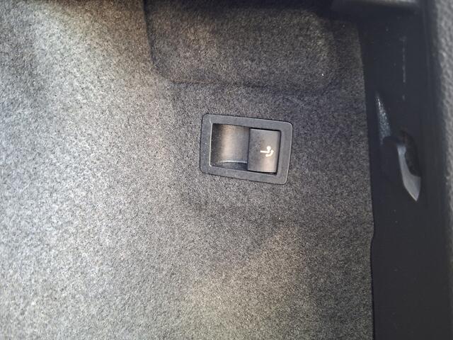 Skoda Karoq 1.5 TSI ACT Style Pano 360° Carplay Trekhaak Business Sportline
