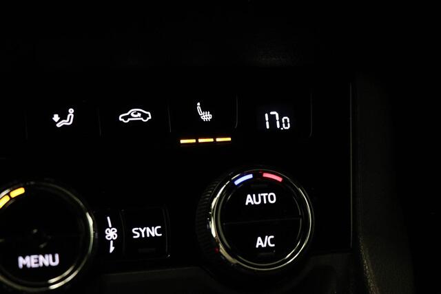 Skoda Karoq 1.5 TSI ACT Sportline Business | STOELVERWARMING | DAB | APPLE | CAMERA