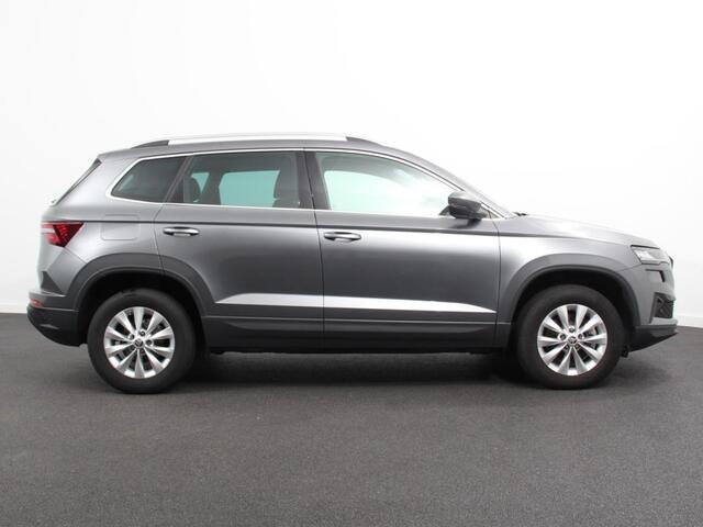 Skoda Karoq 1.5 TSI 150pk Automaat Ambition Skoda Karoq 1.5 TSI 150pk DSG Ambition | Navigatie | Apple Carpla/Android Auto | Camera | Climate Control | Adaptive Cruise control | Lichtmetalen Velgen