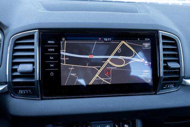 Skoda Karoq 1.5 TSI DSG Style Business | Trekhaak | Panoramadak | Achteruitrijcamera | Parkeersensoren | Keyless Entry | Elektrische Achterklep | Canton Audio | LED Koplampen | Stoelverwarming | Navigatie | Apple Carplay | Android Auto
