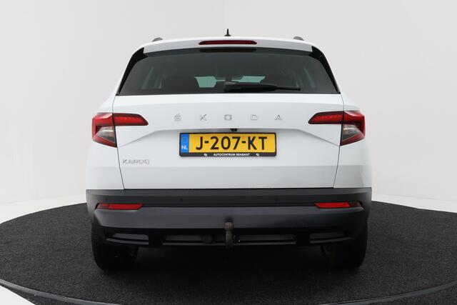 Skoda Karoq 1.5 TSI ACT Style (TREKHAAK, CAMERA, NAVIGATIE CARPLAY, CRUISE CONTROL, PARKEERSENSOREN)