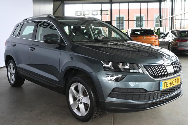 Skoda Karoq 1.0 TSI Ambition Business Automaat Cruise Clima Trekhaak Navigatie CarPlay Goed Onderhouden! Inruil Mogelijk!