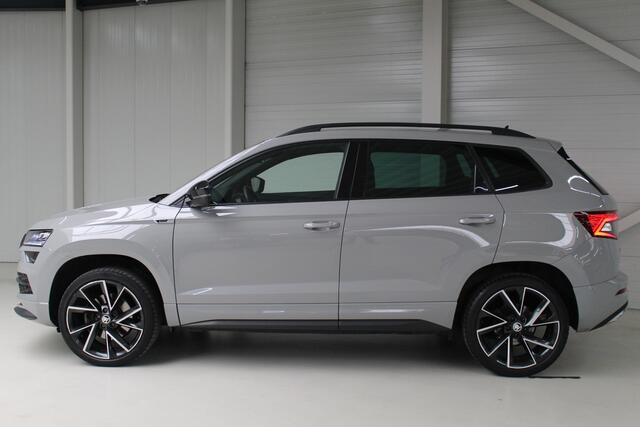 Skoda Karoq 1.5 TSI ACT Sportline Business Navigatie | Camera | Trekhaak | Stoelverwarming