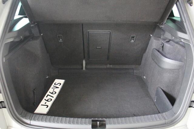 Skoda Karoq 1.5 TSI ACT Sportline Business Navigatie | Camera | Trekhaak | Stoelverwarming
