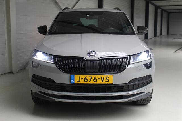 Skoda Karoq 1.5 TSI ACT Sportline Business Navigatie | Camera | Trekhaak | Stoelverwarming