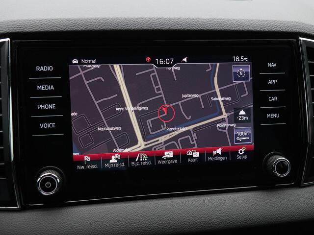 Skoda Karoq 1.5 TSi 150 Pk Automaat Sportline Business | Trekhaak | Carplay | Canton Audio | Virtual Cockpit | Adaptive Cruise | 18 Inch