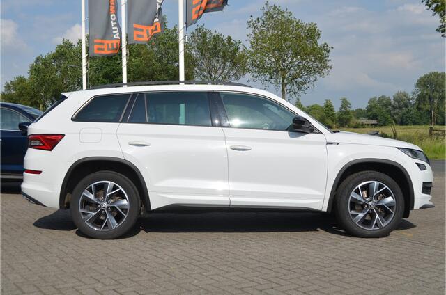 Skoda Kodiaq 1.5 TSI Sportline Business Trekhaak wegklapbaar | Virtual cockpit | Carplay | a.Camera | Sportstoelen | LED koplampen | Getint glas | Zwarte details