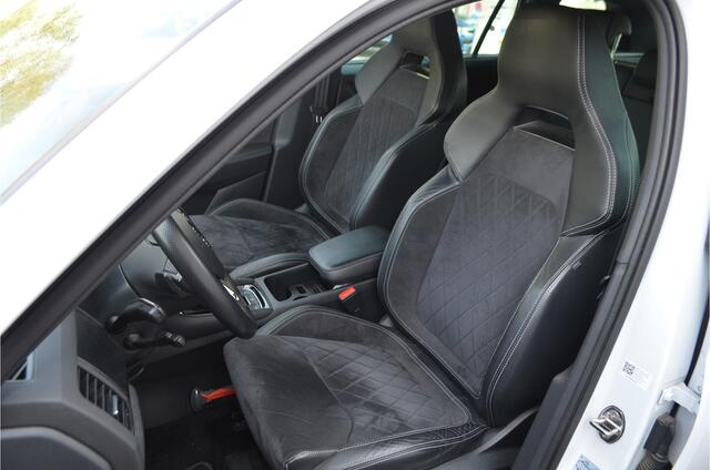 Skoda Kodiaq 1.5 TSI Sportline Business Trekhaak wegklapbaar | Virtual cockpit | Carplay | a.Camera | Sportstoelen | LED koplampen | Getint glas | Zwarte details