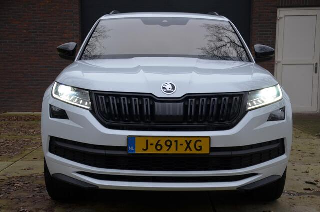 Skoda Kodiaq 1.5 TSI Sportline Business 7 Persoons Navi/Led/Ecc/Pdc/Achteruitrij-camera/Stoelverwarming/Half-Leer/Privacy-Glass/Cruise control adaptief/Elektrisch verstelb. bestuurdersstoel met geheugen/Canton geluid