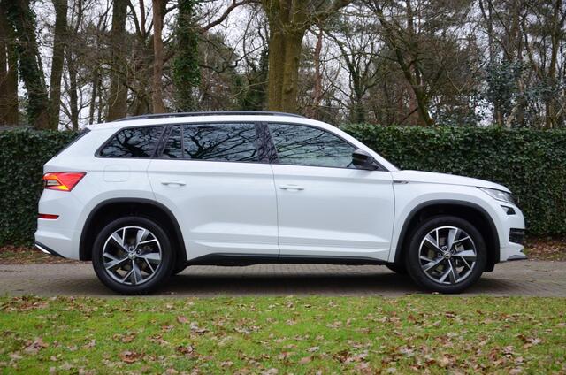 Skoda Kodiaq 1.5 TSI Sportline Business 7 Persoons Navi/Led/Ecc/Pdc/Achteruitrij-camera/Stoelverwarming/Half-Leer/Privacy-Glass/Cruise control adaptief/Elektrisch verstelb. bestuurdersstoel met geheugen/Canton geluid